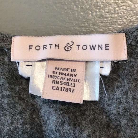 Forth & Town Gray Fringed Shawl - Picture 5 of 6